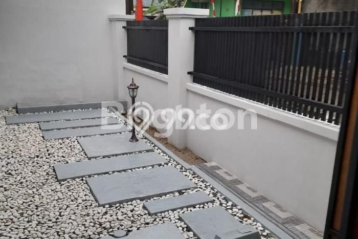 Disewakan! Rumah 2 Kamar Tidur &
2 Kamar Mandi di Depok II, Depok Disewakan! Rumah 2 Kamar Tidur &
2 Kamar Mandi di Depok II, Depok