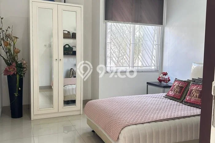 Hunian Mewah LB 216m2 Siap Huni Desain Elegan di BSD Nusaloka, Tangerang Hunian Mewah LB 216m2 Siap Huni Desain Elegan di BSD Nusaloka, Tangerang