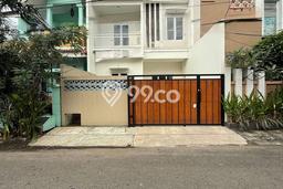 Dijual Hunian Rumah Nyaman 3 Kamar di Graha Raya Bintaro, Tangerang Selatan Dijual Hunian Rumah Nyaman 3 Kamar di Graha Raya Bintaro, Tangerang Selatan