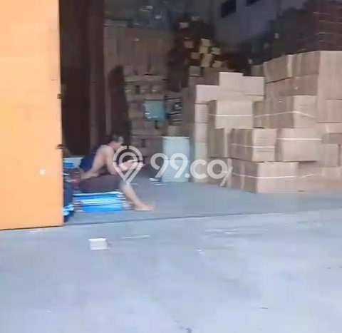 Gudang Disewa di Jakarta Utara dengan LB 800m2 Area Komersial Ramai Gudang Disewa di Jakarta Utara dengan LB 800m2 Area Komersial Ramai