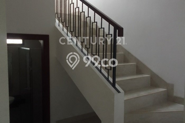 Hunian Mewah LB 180m2 Siap Pakai Desain Elegan di Buaran, Jakarta Timur Hunian Mewah LB 180m2 Siap Pakai Desain Elegan di Buaran, Jakarta Timur