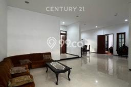Lokasi strategis! Rumah siap pakai dikontrakkan di Cempaka Putih LB 300m2 Lokasi strategis! Rumah siap pakai dikontrakkan di Cempaka Putih LB 300m2