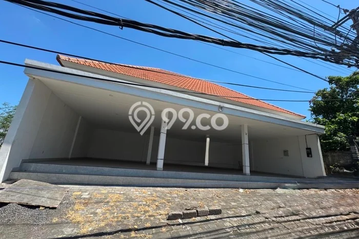 Disewakan Ruko di Kawasan Ramai Canggu Luas 135m2 Disewakan Ruko di Kawasan Ramai Canggu Luas 135m2