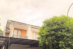Disewakan! Rumah 3 Kamar Tidur &
3 Kamar Mandi di BSD Nusaloka, Tangerang Disewakan! Rumah 3 Kamar Tidur &
3 Kamar Mandi di BSD Nusaloka, Tangerang