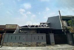 Hunian Cantik Minimalis Lb 190m2 di BSD, Tangerang Selatan Hunian Cantik Minimalis Lb 190m2 di BSD, Tangerang Selatan