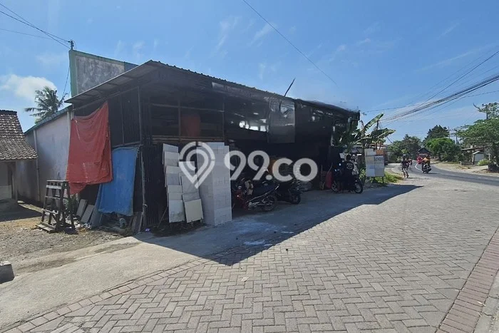 Unit Komersial Dijual di Tegaldlimo Banyuwangi Luas Tanah 1970m2, Luas Bangunan 1970m2 Unit Komersial Dijual di Tegaldlimo Banyuwangi Luas Tanah 1970m2, Luas Bangunan 1970m2