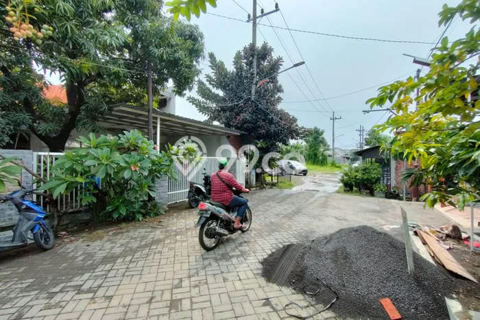 Rumah Strategis Minimalis Lb 404m2 di Tenggilis Mejoyo, Surabaya Rumah Strategis Minimalis Lb 404m2 di Tenggilis Mejoyo, Surabaya