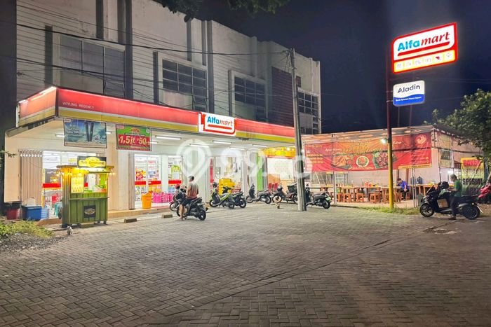 Unit Ruko Strategis di Wiyung, Surabaya Potensi Bisnis Besar Unit Ruko Strategis di Wiyung, Surabaya Potensi Bisnis Besar