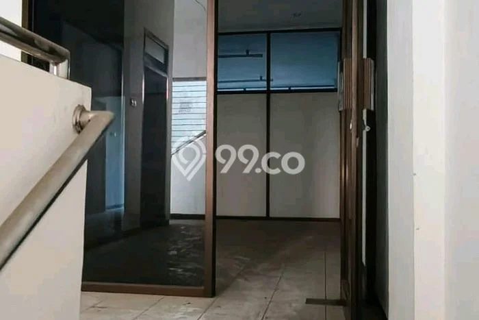 Unit Ruko Dijual di Surabaya LT 108m2 & LB 108m2 Unit Ruko Dijual di Surabaya LT 108m2 & LB 108m2