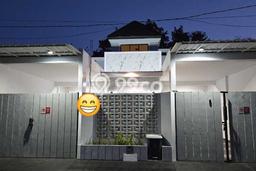 JUAL CEPAT! Rumah Siap Huni Area Strategis , LT 200m2m² LB 230m2m² JUAL CEPAT! Rumah Siap Huni Area Strategis , LT 200m2m² LB 230m2m²