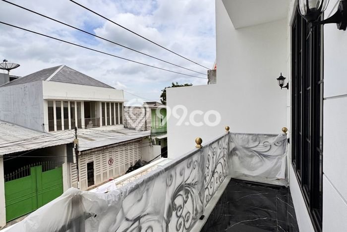 Dijual Rumah Mewah Exclusive di Mulyorejo, Surabaya Dijual Rumah Mewah Exclusive di Mulyorejo, Surabaya