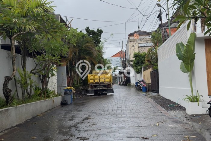 Ready to Use! Luxury House LT 210m2 Desain Modern di Kerobokan Ready to Use! Luxury House LT 210m2 Desain Modern di Kerobokan