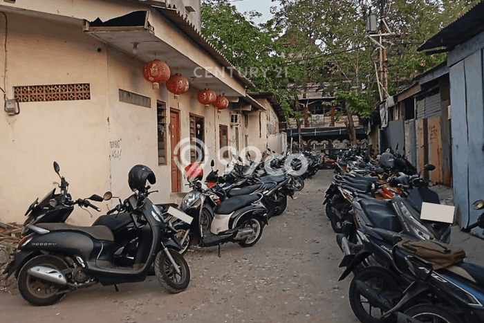 Dijual Tanah di Jalan Usman Sadar Gresik Jawa Timur Dijual Tanah di Jalan Usman Sadar Gresik Jawa Timur