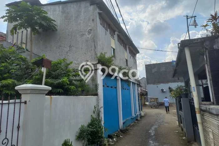 Unit Kost Dijual di Cibinong dengan 11 Kamar Tidur & Luas Bangunan 100m2 Unit Kost Dijual di Cibinong dengan 11 Kamar Tidur & Luas Bangunan 100m2