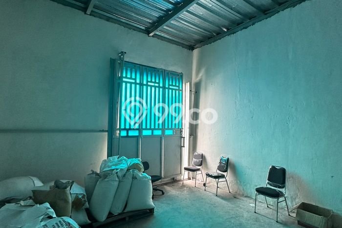 Area Ramai! Gudang Dijual di Caringin untuk Bisnis Luas Bangunan 2124m2 Area Ramai! Gudang Dijual di Caringin untuk Bisnis Luas Bangunan 2124m2