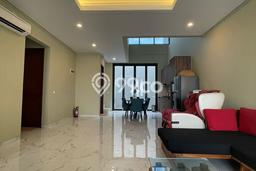 Jual Rumah Luas Elegan Dengan View Cantik di Pulomas, Jakarta Timur Jual Rumah Luas Elegan Dengan View Cantik di Pulomas, Jakarta Timur