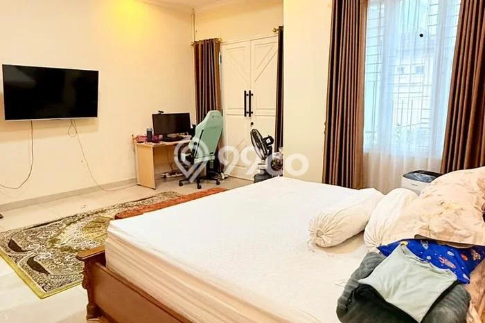 Rumah Mewah LB 330m2 Siap Huni Desain Elegan di Galaxy, Bekasi Rumah Mewah LB 330m2 Siap Huni Desain Elegan di Galaxy, Bekasi