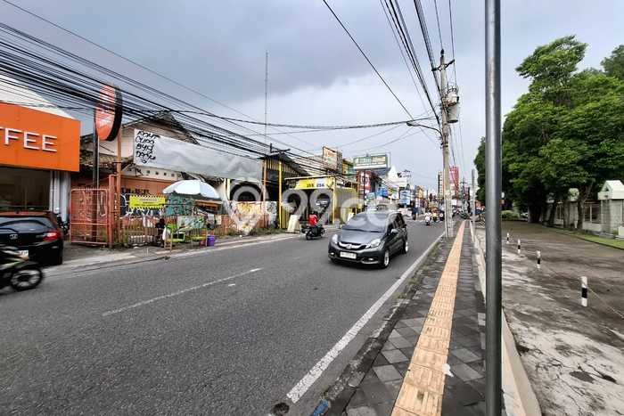 Unit Ruko Dijual di Depok Sleman Luas Bangunan 300m2 Unit Ruko Dijual di Depok Sleman Luas Bangunan 300m2