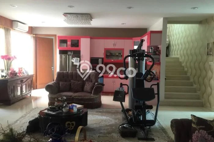 Ready to Use! Luxury House LT 240m2 Desain Modern di Pondok Indah Ready to Use! Luxury House LT 240m2 Desain Modern di Pondok Indah
