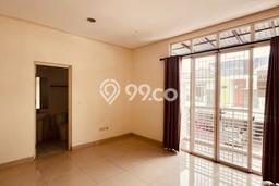 Disewakan Rumah Harga Terjangkau di Green Lake City Jakarta Barat Punya 3 Kamar Tidur Disewakan Rumah Harga Terjangkau di Green Lake City Jakarta Barat Punya 3 Kamar Tidur