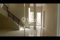 Disewakan Rumah Murah di Gading Serpong Tangerang dengan 4 Kamar Tidur Disewakan Rumah Murah di Gading Serpong Tangerang dengan 4 Kamar Tidur