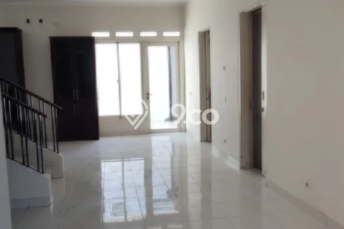 Rumah Disewakan Tangerang LT 180m2 LB 149m2 Kawasan Gading Serpong Rumah Disewakan Tangerang LT 180m2 LB 149m2 Kawasan Gading Serpong