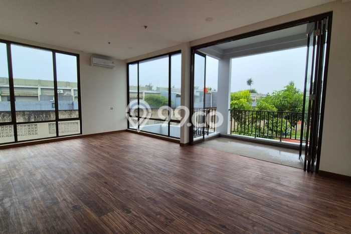 Disewakan Rumah Murah di Gading Serpong Tangerang dengan 4 KT Disewakan Rumah Murah di Gading Serpong Tangerang dengan 4 KT