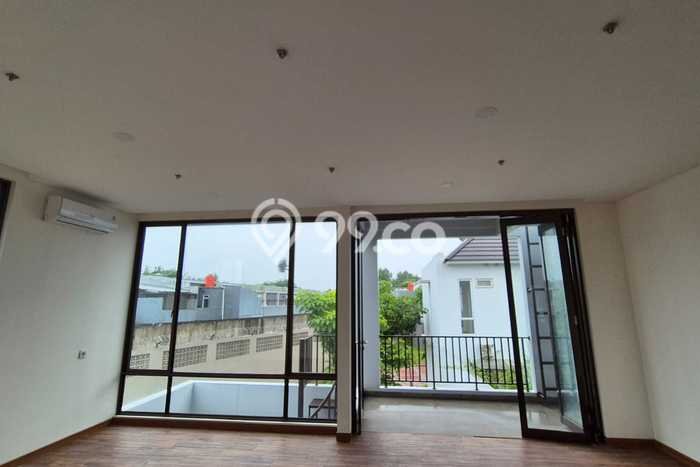 Disewakan Rumah Murah di Gading Serpong Tangerang dengan 4 KT Disewakan Rumah Murah di Gading Serpong Tangerang dengan 4 KT