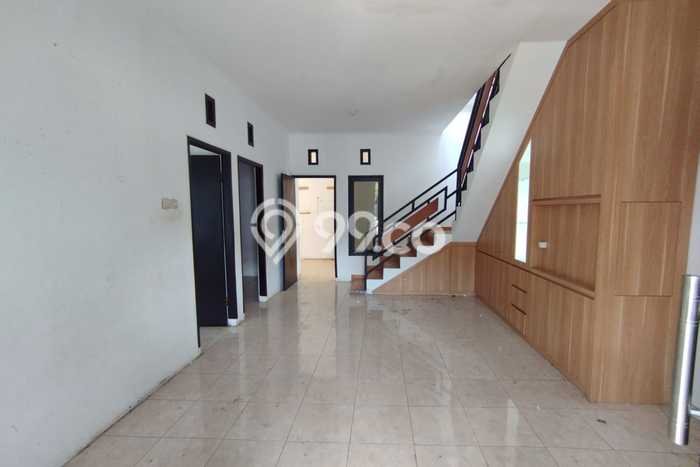 Dijual Hunian Rumah Terawat 4 KT di Sariwangi, Bandung Dijual Hunian Rumah Terawat 4 KT di Sariwangi, Bandung