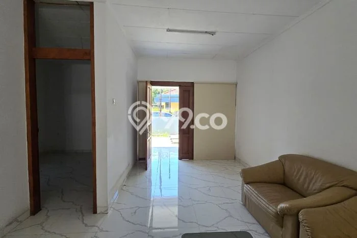 Lokasi terbaik! Rumah siap pakai disewakan di Andir LB 200m2 Lokasi terbaik! Rumah siap pakai disewakan di Andir LB 200m2
