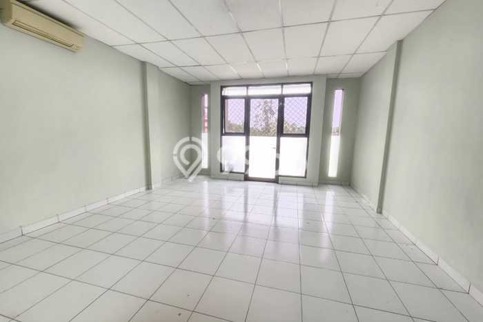 AREA BISNIS! Ruko di Mekar Wangi, Luas 216m², Mainroad, Strategis AREA BISNIS! Ruko di Mekar Wangi, Luas 216m², Mainroad, Strategis