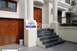 For Sale! Luxury House LT 300m2 Desain Elegan di Cibubur For Sale! Luxury House LT 300m2 Desain Elegan di Cibubur
