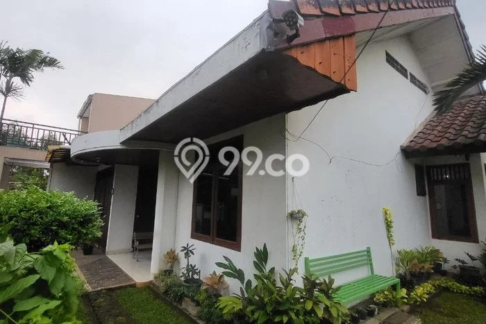 Rumah Mewah LB 180m2 Siap Huni Desain Elegan di Cikunir, Bekasi Rumah Mewah LB 180m2 Siap Huni Desain Elegan di Cikunir, Bekasi