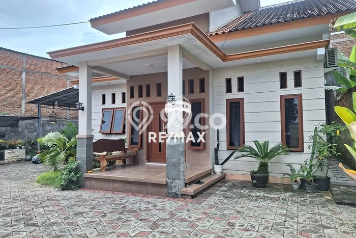 Jual Rumah Strategis Bagus Punya 5 KT di Banyuwangi Banyuwangi SHM Jual Rumah Strategis Bagus Punya 5 KT di Banyuwangi Banyuwangi SHM