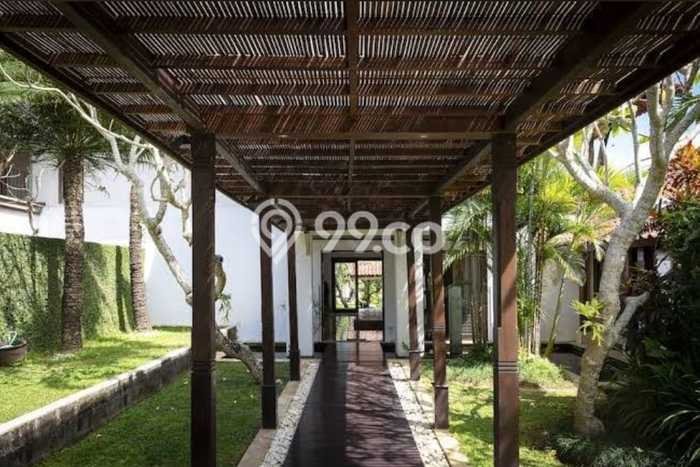 Vila Kawasan , Ukuran 3500m2m², Ideal untuk tempat tinggal keluarga Vila Kawasan , Ukuran 3500m2m², Ideal untuk tempat tinggal keluarga