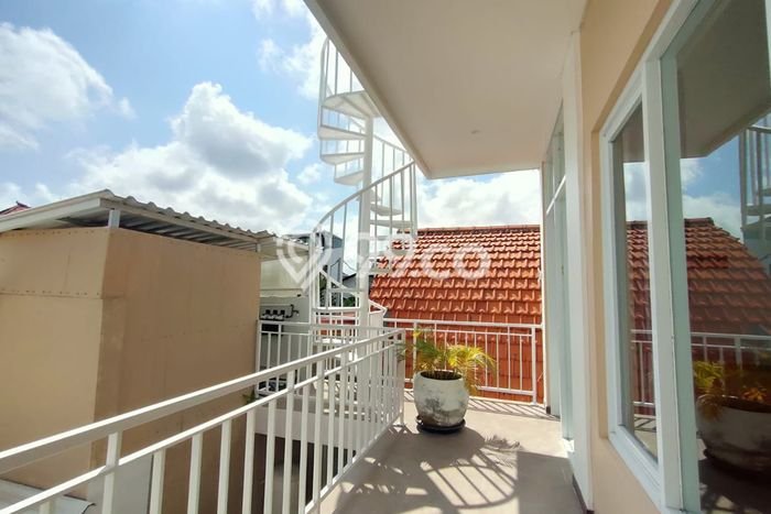 Vila di , Luas 250m2m², Dekat ke Pusat Kota Vila di , Luas 250m2m², Dekat ke Pusat Kota