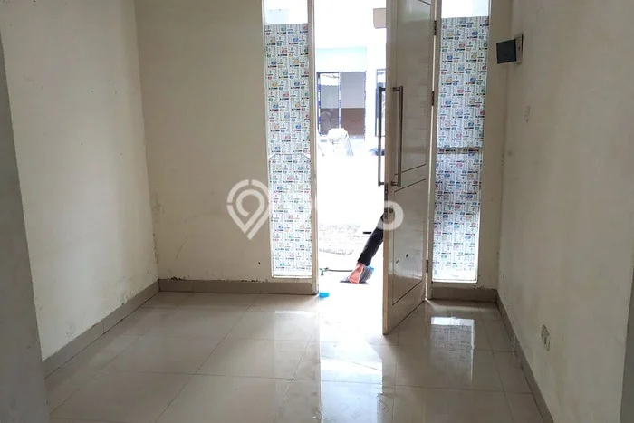 Disewakan! Rumah 2 Kamar Tidur &
2 Kamar Mandi di Pegadungan, Jakarta Barat Disewakan! Rumah 2 Kamar Tidur &
2 Kamar Mandi di Pegadungan, Jakarta Barat