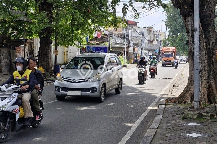 Unit Komersial Dijual di Jakarta Barat LT 356m2 & LB 150m2 Unit Komersial Dijual di Jakarta Barat LT 356m2 & LB 150m2