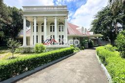 Dijual Rumah Mewah Megah Dengan View Cantik di Simprug, Jakarta Selatan Dijual Rumah Mewah Megah Dengan View Cantik di Simprug, Jakarta Selatan
