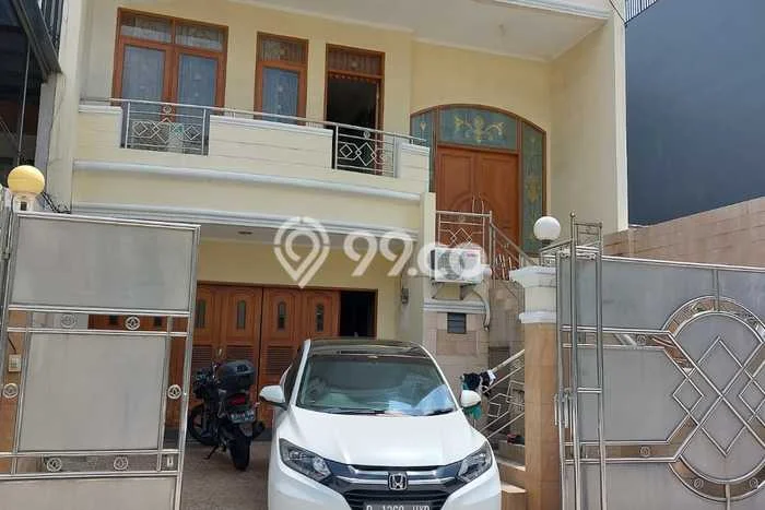 Rumah Kost untuk Dijual di Kelapa Gading dengan 11 KT, 5 KM, Luas 288m2 Rumah Kost untuk Dijual di Kelapa Gading dengan 11 KT, 5 KM, Luas 288m2