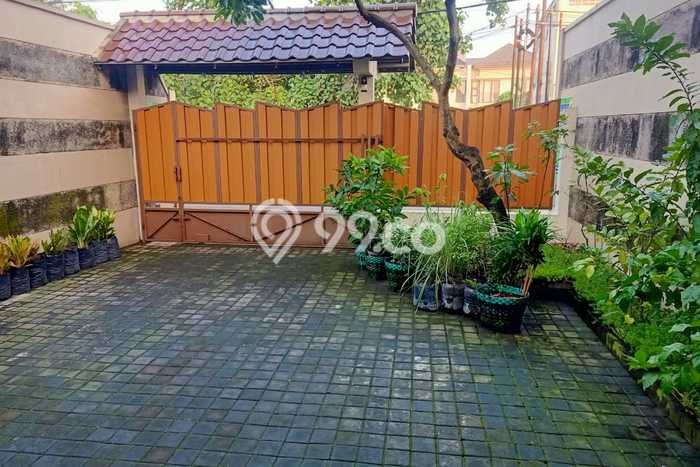 Rumah Mewah LB 168m2 Siap Pakai Desain Elegan di Solo Baru, Surakarta Rumah Mewah LB 168m2 Siap Pakai Desain Elegan di Solo Baru, Surakarta