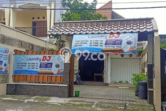 Rumah Mewah LB 168m2 Siap Pakai Desain Elegan di Solo Baru, Surakarta Rumah Mewah LB 168m2 Siap Pakai Desain Elegan di Solo Baru, Surakarta