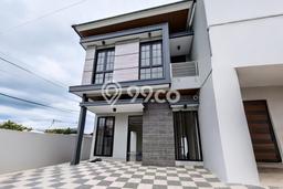 Rumah Strategis Minimalis Lb 160m2 di Rungkut, Surabaya Rumah Strategis Minimalis Lb 160m2 di Rungkut, Surabaya