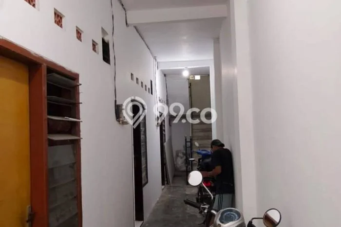 Aset Investasi! Rumah Kost Dijual di Rungkut, Surabaya, 8 KT, 8 KM, Luas 250m2 Aset Investasi! Rumah Kost Dijual di Rungkut, Surabaya, 8 KT, 8 KM, Luas 250m2