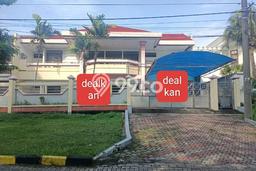 Dijual Rumah Luas Elegan Dengan View Eksklusif di Darmo Permai, Surabaya Dijual Rumah Luas Elegan Dengan View Eksklusif di Darmo Permai, Surabaya