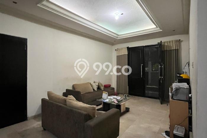 Rumah Elit LB 360m2 Siap Pakai Desain Elegan di Sukomanunggal, Surabaya Rumah Elit LB 360m2 Siap Pakai Desain Elegan di Sukomanunggal, Surabaya