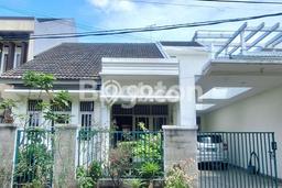 For Sale Hunian Rumah Terawat 4 Kamar di Pondok Gede, Bekasi For Sale Hunian Rumah Terawat 4 Kamar di Pondok Gede, Bekasi
