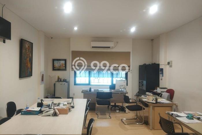 Ruko Dijual di Denpasar LT 100m2 & LB 180m2 Lokasi Terbaik! Ruko Dijual di Denpasar LT 100m2 & LB 180m2 Lokasi Terbaik!