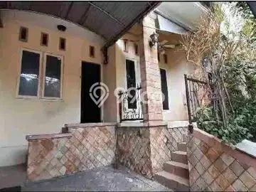 Rumah Modern Cantik 2 KT Bisa Langsung Pindah di Manyar Rumah Modern Cantik 2 KT Bisa Langsung Pindah di Manyar
