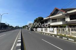 Rumah Eksklusif Siap Huni LT 642m2 di Depok, Sleman Rumah Eksklusif Siap Huni LT 642m2 di Depok, Sleman